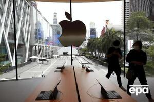 У середині березня Apple закрила мережу своїх магазинів у всьому світі, наприкінці весни вони відновили роботу