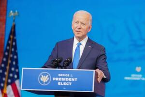 Байден пообещал дать решительный ответ виновным в кибератаках