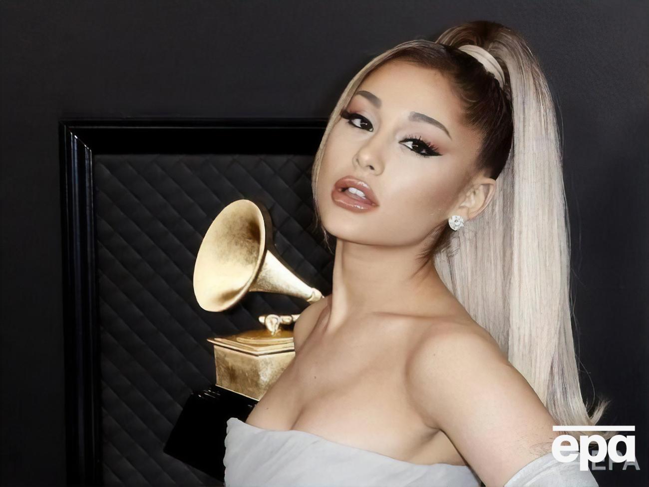 Гранде встречается с Гомесом с начала 2020 года