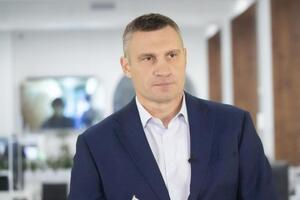 Віталій Кличко: Ми зобов'язані підтримувати наших медиків, які в надскладних умовах рятують здоров'я і життя киян!