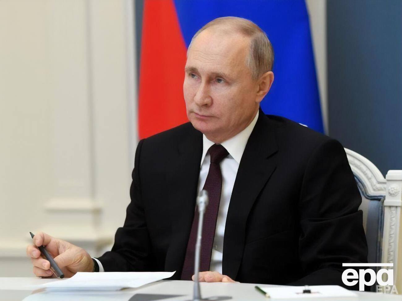 В России активизировались обсуждения будущего Путина, пишет Bloomberg