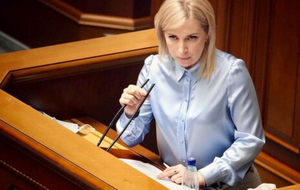 Готова виступити особистим поручителем під час обрання запобіжного заходу командувачу Повітряних сил Дроздову