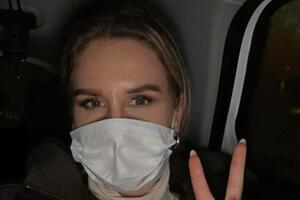 Соболь привезли в отделение полиции