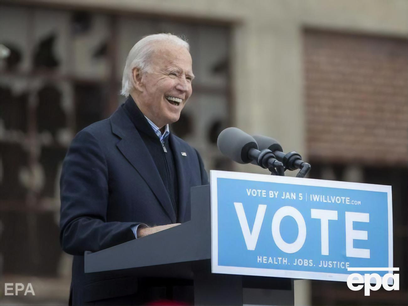 Байден получил первую дозу вакцины