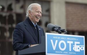 Байден получил первую дозу вакцины