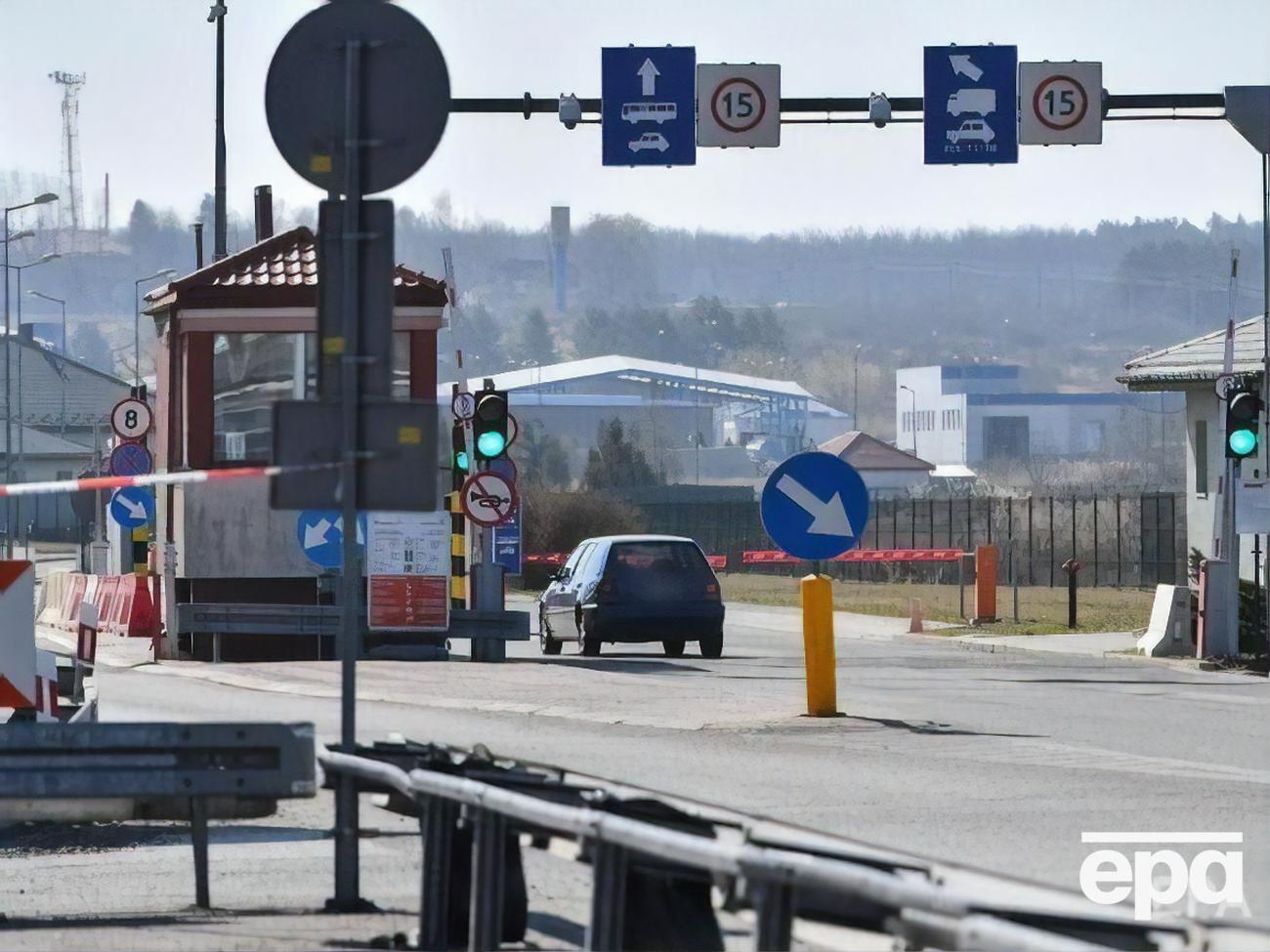 В связи с пандемией ЕС ограничил въезд для граждан третьих стран