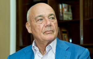 Познер: Мне очень жаль, что была разыграна история с обнулением сроков Путина. Я считаю, что это неправильно и для страны никакой пользы от этого нет