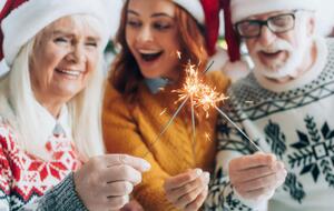 Батькам можна подарувати як декоративні, так і практичні речі