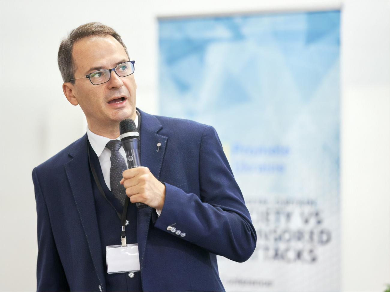 Грозев: В какой-то момент ты можешь решить, что ты больше патриот, чем журналист. Это личный выбор