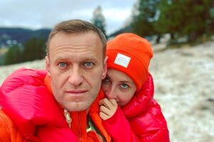 Навальний може повернутися до Росії з дружиною Юлією