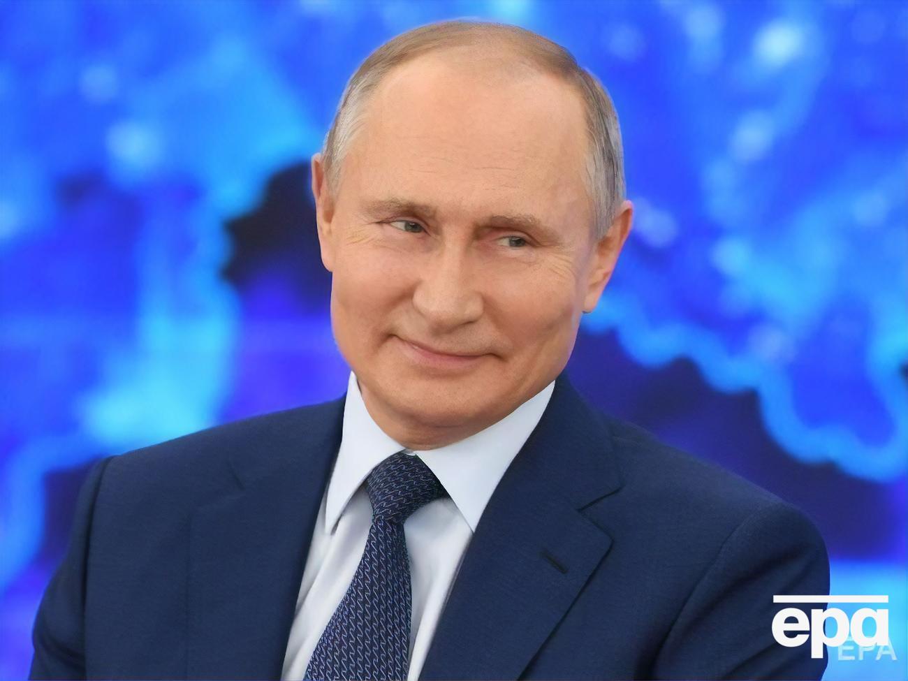 Путин занимает должность президента РФ с 2000 года с перерывом в&nbsp;2008&ndash;2012 годах