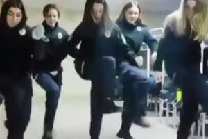 Видеоролик курсанток появился в TikTok