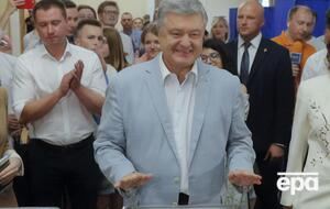 Подоляк: Порошенко (на фото) тратит гигантские деньги на создание компроматной нервозности