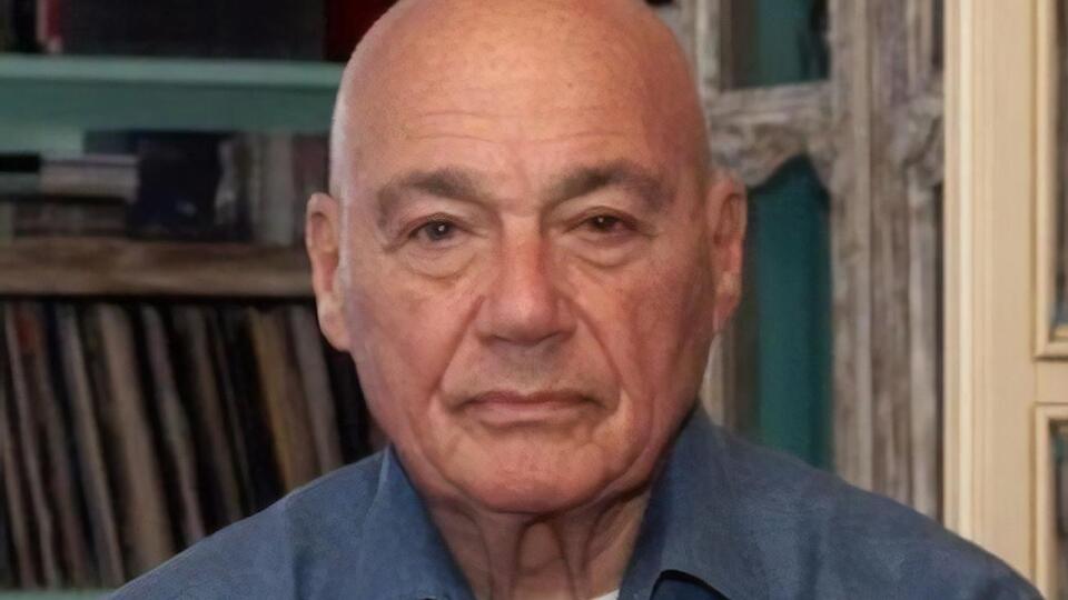 За словами Познера, 1963 року він зустрічався зі співробітником КДБ СРСР на явковій квартирі