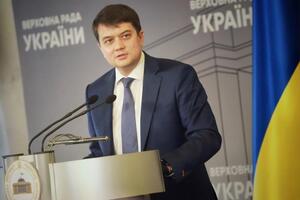 Разумков: Бази НАТО і так стоять біля кордонів Росії