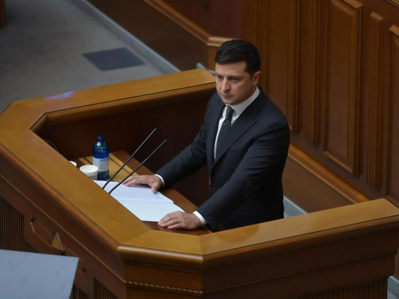 У Зеленського баланс довіри-недовіри становить -15%
