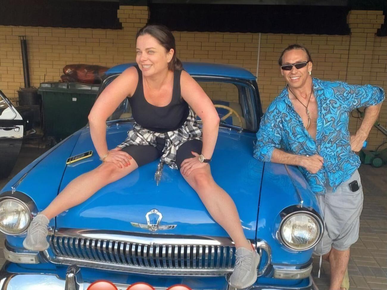 Королева и Тарзан в сентябре 2020 года отметили 17-ю годовщину семейной жизни