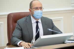 Пересмотр бюджета может коснуться, в частности, выплат врачам, отметил Шмыгаль