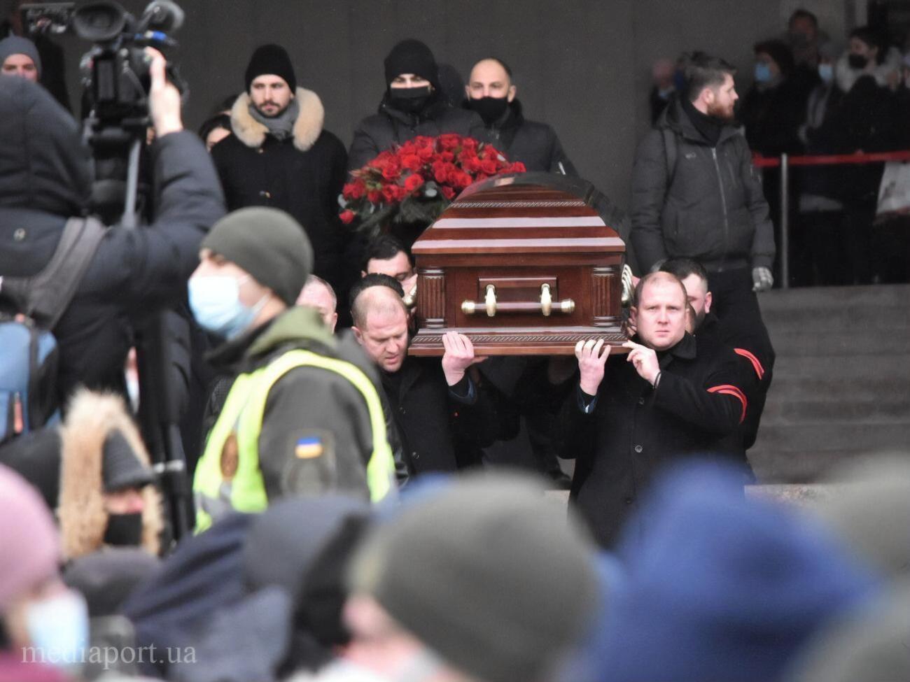 В Харькове похоронили Кернеса. Попрощаться с ним пришло более 100 тыс. человек. Фоторепортаж