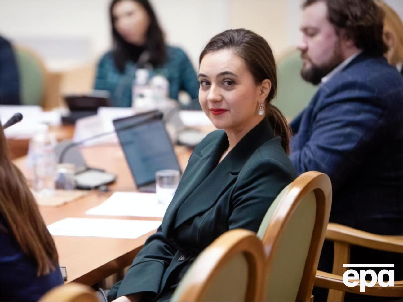 Мендель стала прессекретаркою Зеленського в червні 2019 року