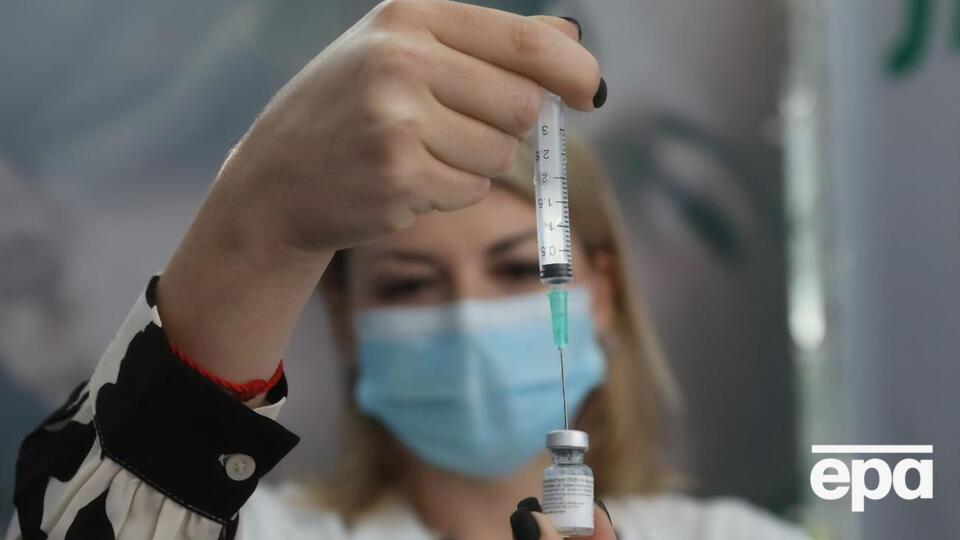 Деякі країни вже розпочали вакцинацію проти коронавірусу