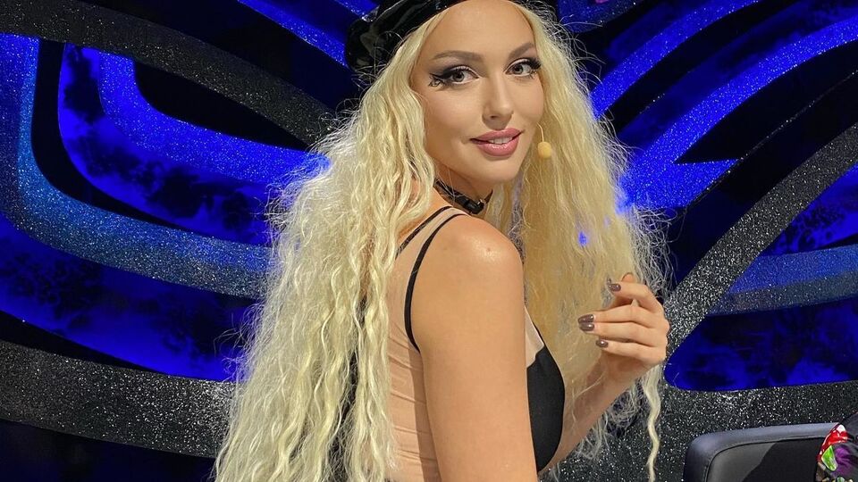 Полякова: У залах дуже запилені фіранки і я від них задихаюся