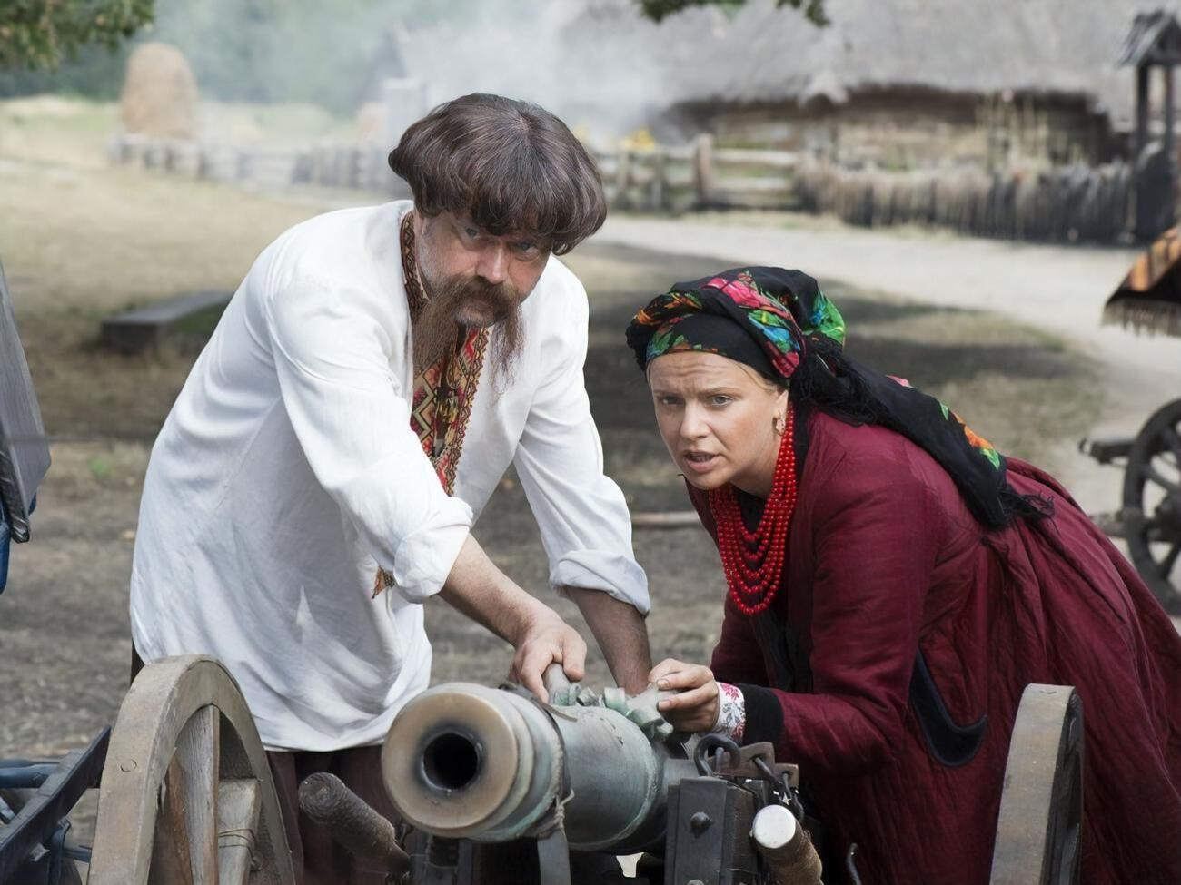 События в фильме "Сказка старого мельника" происходят в XIX и XVI веках