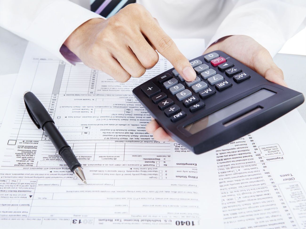 Упрощение администрирования налогов и их сокращение должно сопровождаться изменением философии и структуры налоговой службы как таковой, считает Кучеренко