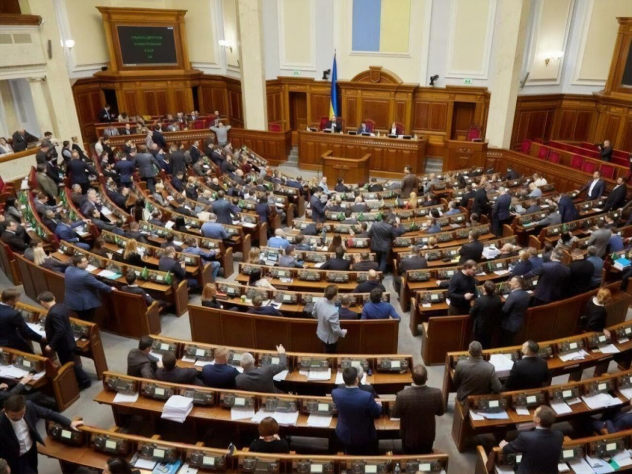 За умов пандемії центральній владі дуже важливо вибудувати ефективну вертикаль взаємодії з місцевими радами, зазначає автор статті