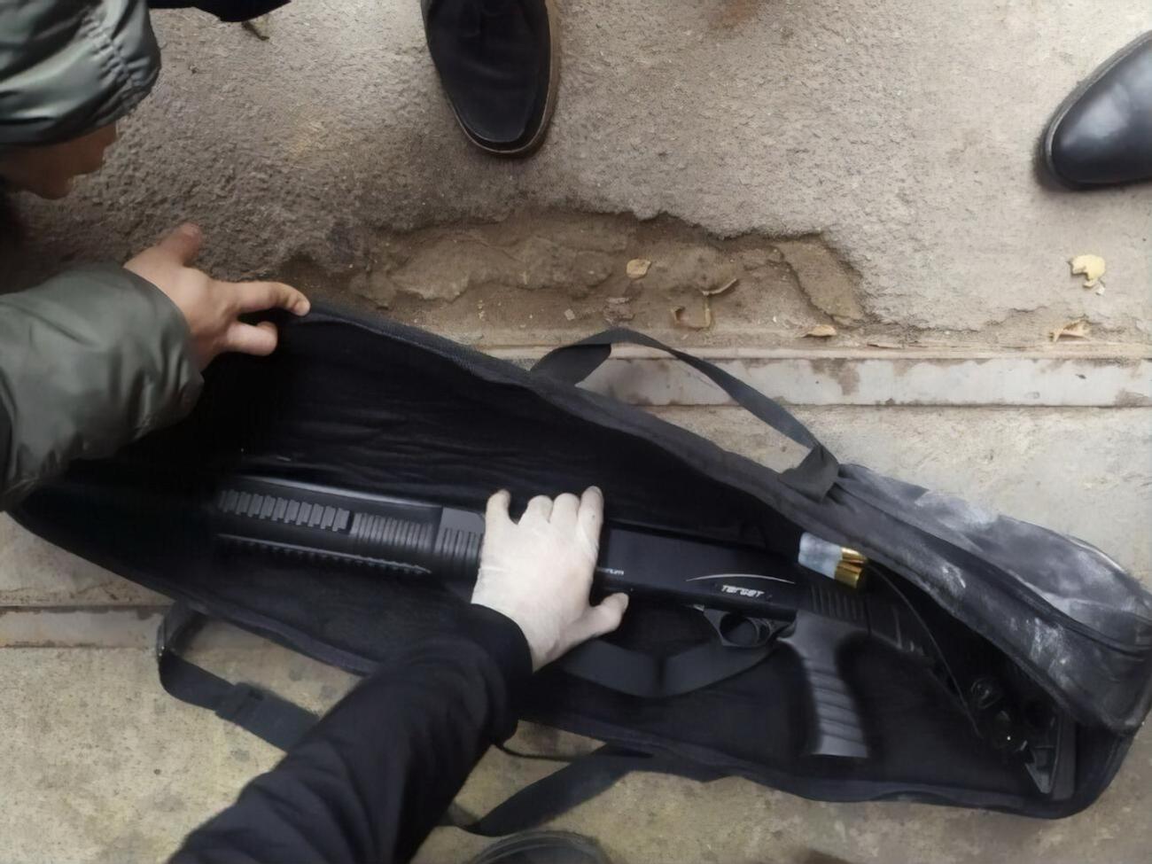 У деяких зловмисників правоохоронці вилучили зброю