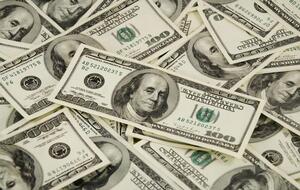 В посылке было 150 пачек купюр по $100