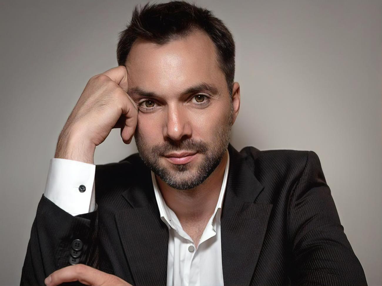 Арестович также является внештатным советником Ермака