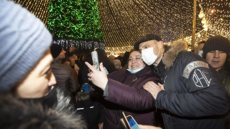 Кличко 19 декабря провел церемонию зажжения огней на главной новогодней елке Украины