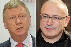 Чубайс и Ходорковский поспорили о событиях 24-летней давности