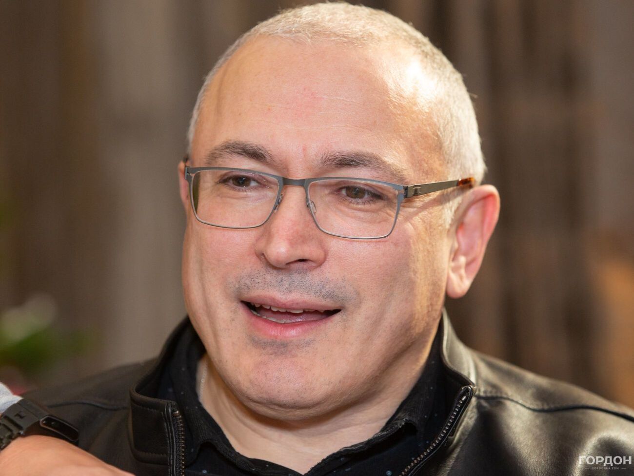 Ходорковский: У грабителя нашего банка текла кровь и граната без чеки в руках. А милиция радостно стояла смотрела, как это все происходило