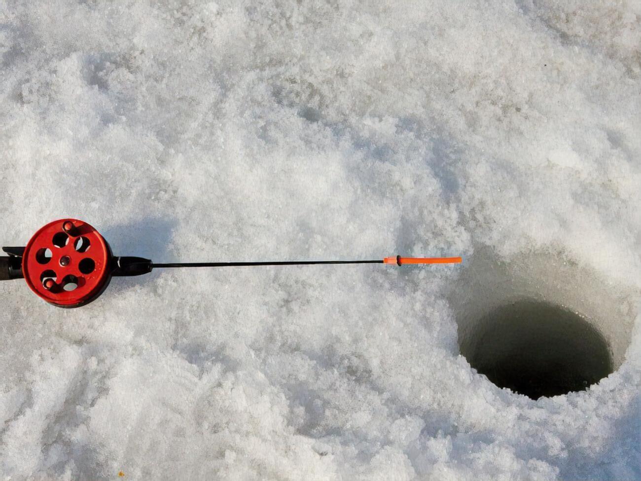 Мужчины рыбачили