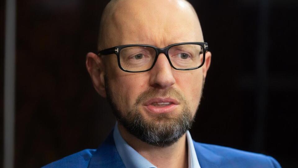 Яценюк про економіку України: Так не будуються сильні держави