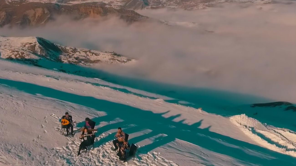 "Щедрик" виконали на старовинних азербайджанських музичних інструментах