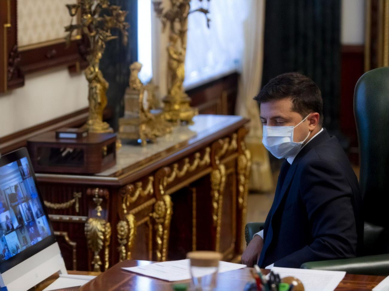 Закон, який підписав Зеленський, ще не набув чинності