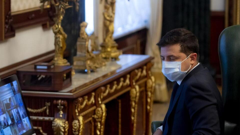 Закон, который подписал Зеленский, еще не вступил в силу