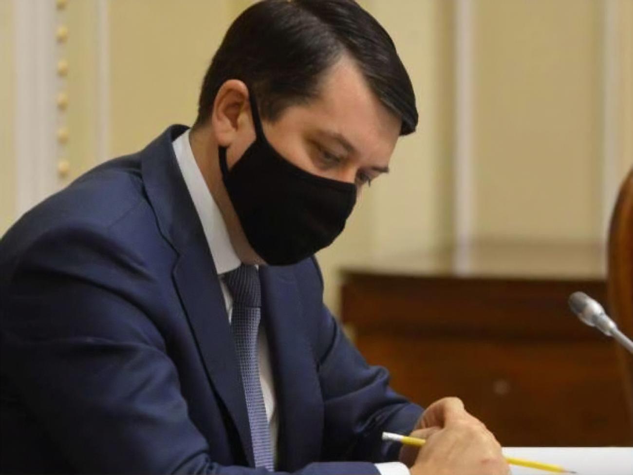 Разумков оценил вероятность внеочередных выборов в Раду