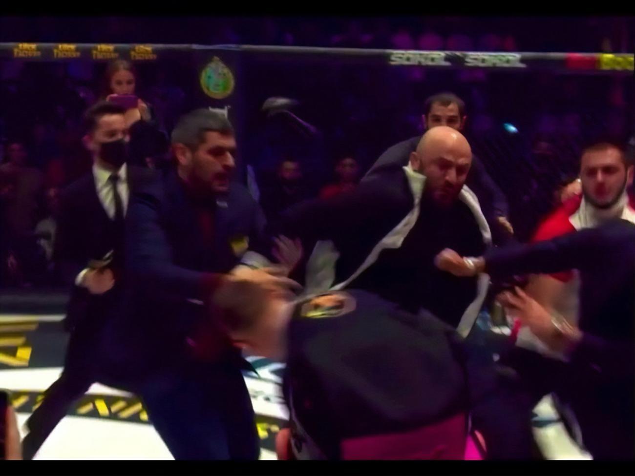 Минеев решил вызвать Исмаилова на бой