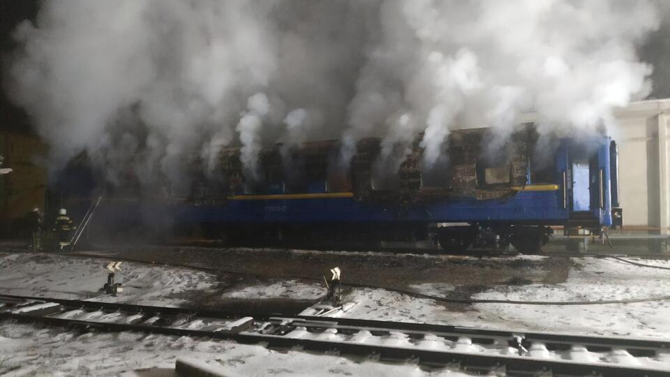 С огнем боролись восемь спасателей
