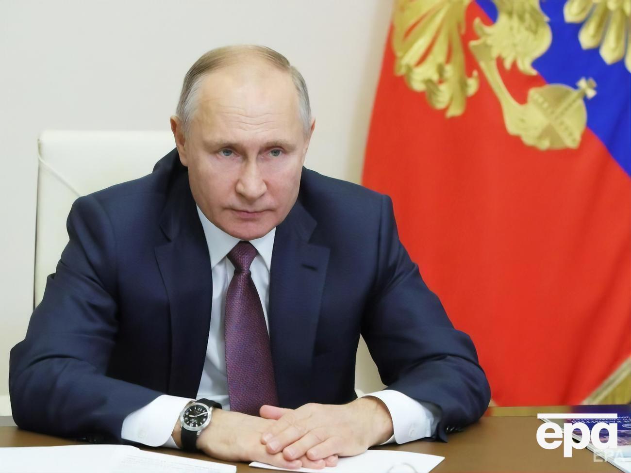 Путин в скором времени сам расскажет о решении сделать прививку от COVID-19