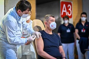 Бабиш вакцинировался в Центральном военном госпитале Праги