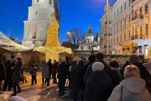 В мэрии отметили, что на фоне шляпы можно делать фотографии