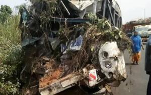 Автобус оказался полностью смят