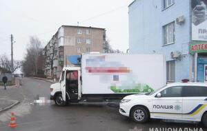 Mercedes Vario начал откатываться, когда водитель вышел из кабины