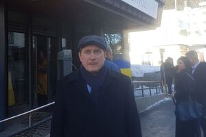 В случае роспуска Рады многие депутаты "Слуги народа" не смогут переизбраться, поэтому им невыгодно разрушать монобольшинство