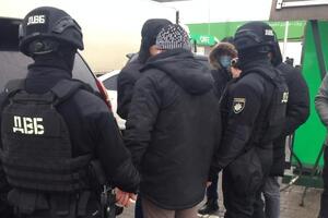 Правоохранители готовятся сообщить задержанному о подозрении по факту организации покушения на заказное убийство